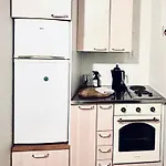 Trekker's Haven: Noux National Park Retreat Εσπού