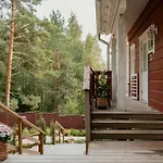 Trekker's Haven: Noux National Park Retreat