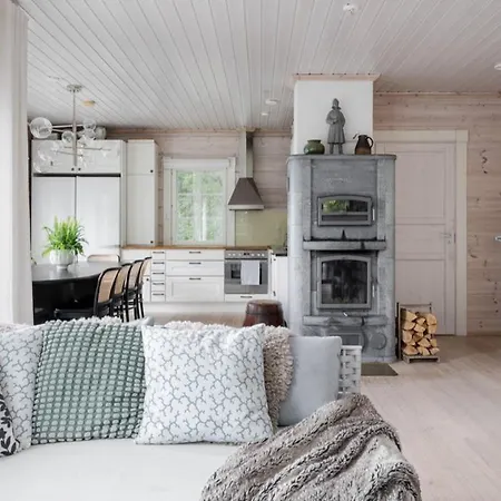 Trekker's Haven: Noux National Park Retreat