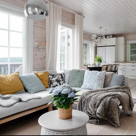 Trekker's Haven: Noux National Park Retreat Espoo