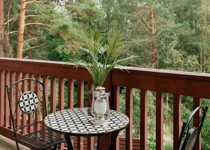 Trekker's Haven: Noux National Park Retreat